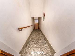 Foto 4 de VENTA CASA EN 1ER PISO + 2 LOCALES (B. PEDRO PICO)