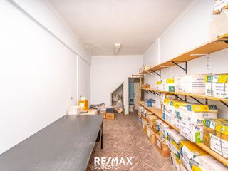 Foto 30 de VENTA CASA EN 1ER PISO + 2 LOCALES (B. PEDRO PICO)