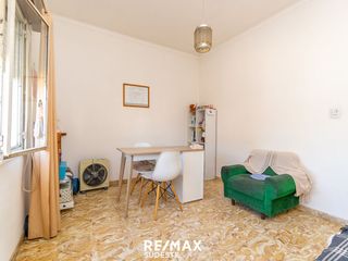 Foto 9 de VENTA CASA EN 1ER PISO + 2 LOCALES (B. PEDRO PICO)