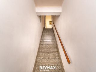 Foto 5 de VENTA CASA EN 1ER PISO + 2 LOCALES (B. PEDRO PICO)