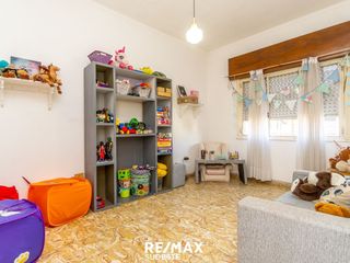Foto 13 de VENTA CASA EN 1ER PISO + 2 LOCALES (B. PEDRO PICO)