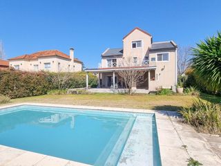 Foto 1 de Venta espectacular casa 4 amb. La Barra Village!
