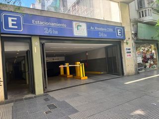 Foto 2 de Cochera cubierta en venta. Av Rivadavia. Balvanera