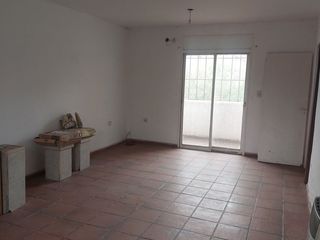 Foto 3 de VENTA DPTO. BARRIO AUTONOMIA, FTE. POLICIA, 4 DORM