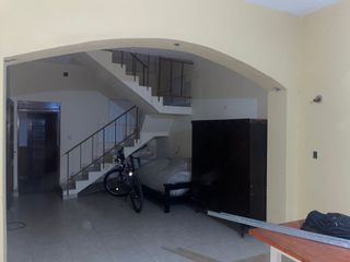 Foto 1 de VENTA DE CASA DE 2 PISOS 4 HABITACIONES