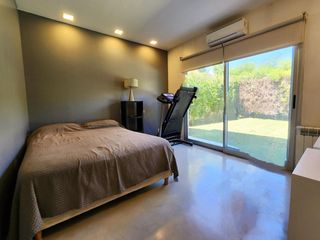 Foto 20 de VENTA CASA 4 AMBIENTES BARRIO LA COMARCA