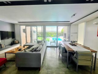Foto 9 de VENTA CASA 4 AMBIENTES BARRIO LA COMARCA