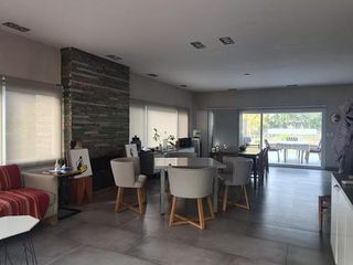 Foto 2 de Alquiler Anual Casa Al Rio en San Benito Villanueva Tigre