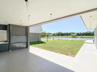 Foto 1 de Venta Excelente Casa  con Bajada Directa Al Rio San Juan Villanueva Tigre
