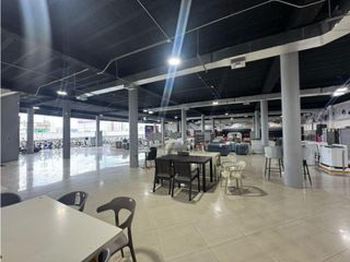 Foto 5 de Alquiler Local Comercial Esquinero Ideal Showroom Const: 2.539,8m²