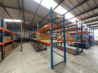 Foto 16 de Alquiler Local Comercial Esquinero Ideal Showroom Const: 2.539,8m²