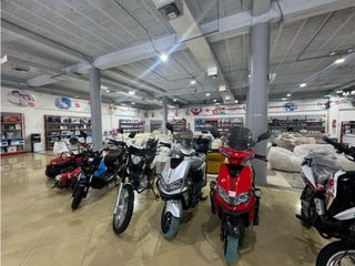 Foto 9 de Alquiler Local Comercial Esquinero Ideal Showroom Const: 2.539,8m²