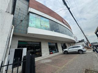 Foto 1 de Alquiler Local Comercial Esquinero Ideal Showroom Const: 2.539,8m²