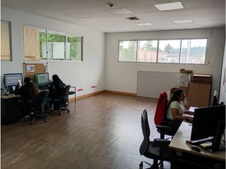 Foto 16 de OFICINA - LOCAL COMERCIAL EN VENTA O ALQUILER  – GUAYAQUIL