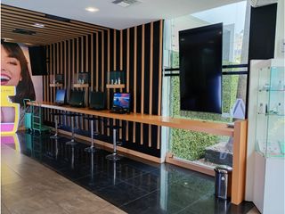 Foto 9 de OFICINA - LOCAL COMERCIAL EN VENTA O ALQUILER  – GUAYAQUIL