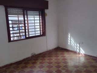Foto 2 de Nansen 400 - Departamento interno de pasillo (Portal Rosario)