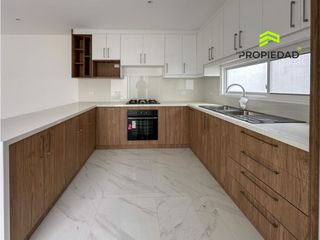 Foto 12 de Casa en Venta al Sur de Manta 5 Dormitorios desde 176K Urb privada