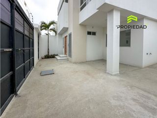 Foto 5 de Casa en Venta al Sur de Manta 5 Dormitorios desde 176K Urb privada