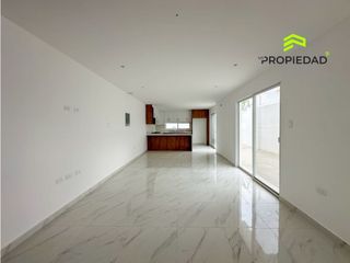 Foto 9 de Casa en Venta al Sur de Manta 5 Dormitorios desde 176K Urb privada