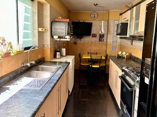 Foto 5 de DEPARTAMENTO DUPLEX  EN AV. VELASCO ASTETE 265