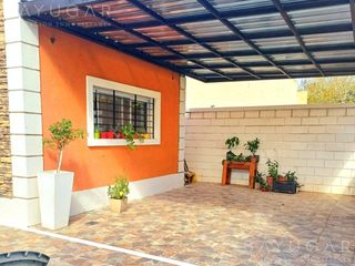 Foto 6 de Venta Casa de 4 ambientes - Barrio Villa Alpina 1 / Pilar