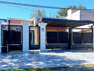 Foto 3 de Venta Casa de 4 ambientes - Barrio Villa Alpina 1 / Pilar