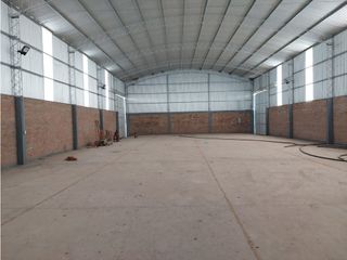 Foto 1 de Galpón a estrenar sobre autovía Ruta 16 en venta!