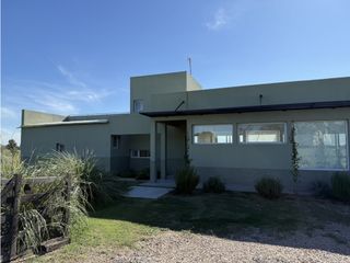 Foto 3 de Hermosa Casa de Campo en Venta