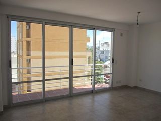 Foto 2 de Excelente departamento de 2 ambientes al contrafrente. L. de Zamora Oeste.
