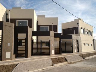 Foto 1 de Alquilo Duplex 2 Dormitorios - Patio Ingreso Vehicular - Cordillera Esencial  3270 - Neuquén Capital