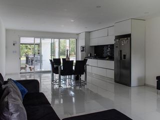 Foto 4 de VENTA HERMOSA CASA ESTILO MINIMALISTA EN BRADSEN
