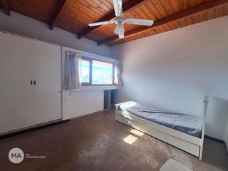 Foto 14 de Casa 3 Dormitorios Jardín y Piscina - Cantegril - Funes | Alquiler