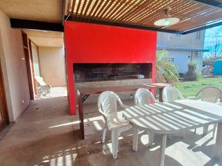 Foto 24 de Casa 3 Dormitorios Jardín y Piscina - Cantegril - Funes | Alquiler