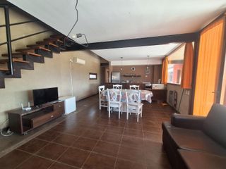 Foto 4 de Casa 3 Dormitorios Jardín y Piscina - Cantegril - Funes | Alquiler