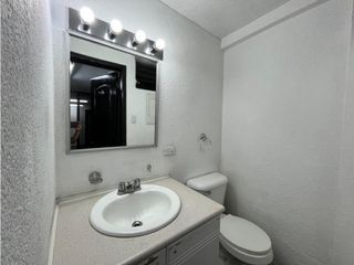 Foto 14 de La Concepción, Oficina en Renta, 140m2, 4 Ambientes