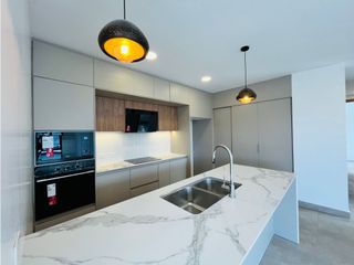 Foto 4 de Cumbayá La Primavera, Departamento en Renta, 105m2, 2 Habitaciones