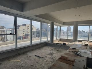 Foto 1 de Oficina en Av. Córdoba esquina Uruguay 142  m2 y    51 de  terraza m2  a estrenar !!