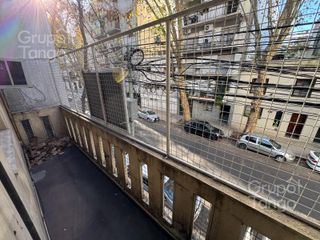 Foto 8 de PH casa en venta Colegiales, 7 ambientes con terraza y patio por escalera