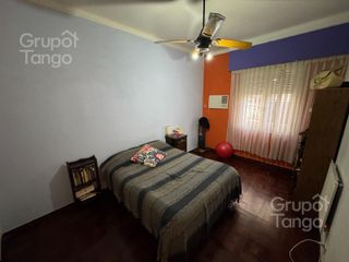 Foto 6 de PH casa en venta Colegiales, 7 ambientes con terraza y patio por escalera