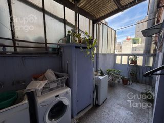 Foto 5 de PH casa en venta Colegiales, 7 ambientes con terraza y patio por escalera
