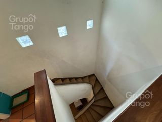 Foto 10 de PH casa en venta Colegiales, 7 ambientes con terraza y patio por escalera