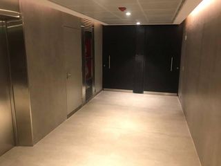 Foto 9 de Alquiler en Al Rio, Oficina 420M2 - 4 COCHERAS - Vista al Rio (Certificación Leed)