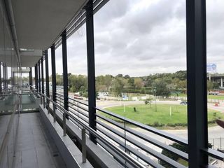 Foto 10 de Alquiler en Al Rio, Oficina 420M2 - 4 COCHERAS - Vista al Rio (Certificación Leed)