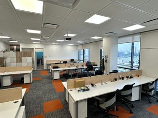 Foto 1 de Alquiler en Al Rio, Oficina 420M2 - 4 COCHERAS - Vista al Rio (Certificación Leed)