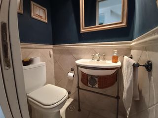 Foto 11 de Casa muy luminosa de 6 ambientes en La Colina con galería, jardín y pileta