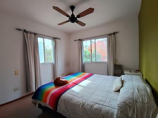 Foto 23 de Casa muy luminosa de 6 ambientes en La Colina con galería, jardín y pileta