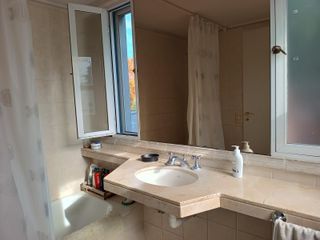 Foto 27 de Casa muy luminosa de 6 ambientes en La Colina con galería, jardín y pileta