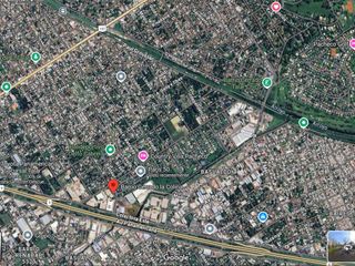 Foto 43 de Casa muy luminosa de 6 ambientes en La Colina con galería, jardín y pileta