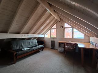 Foto 34 de Casa muy luminosa de 6 ambientes en La Colina con galería, jardín y pileta