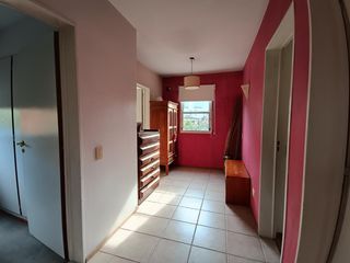 Foto 22 de Casa muy luminosa de 6 ambientes en La Colina con galería, jardín y pileta
